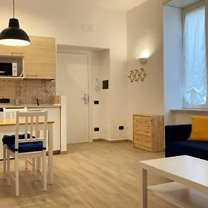 La Casa Blu Nel Cuore Storico Di Napoli